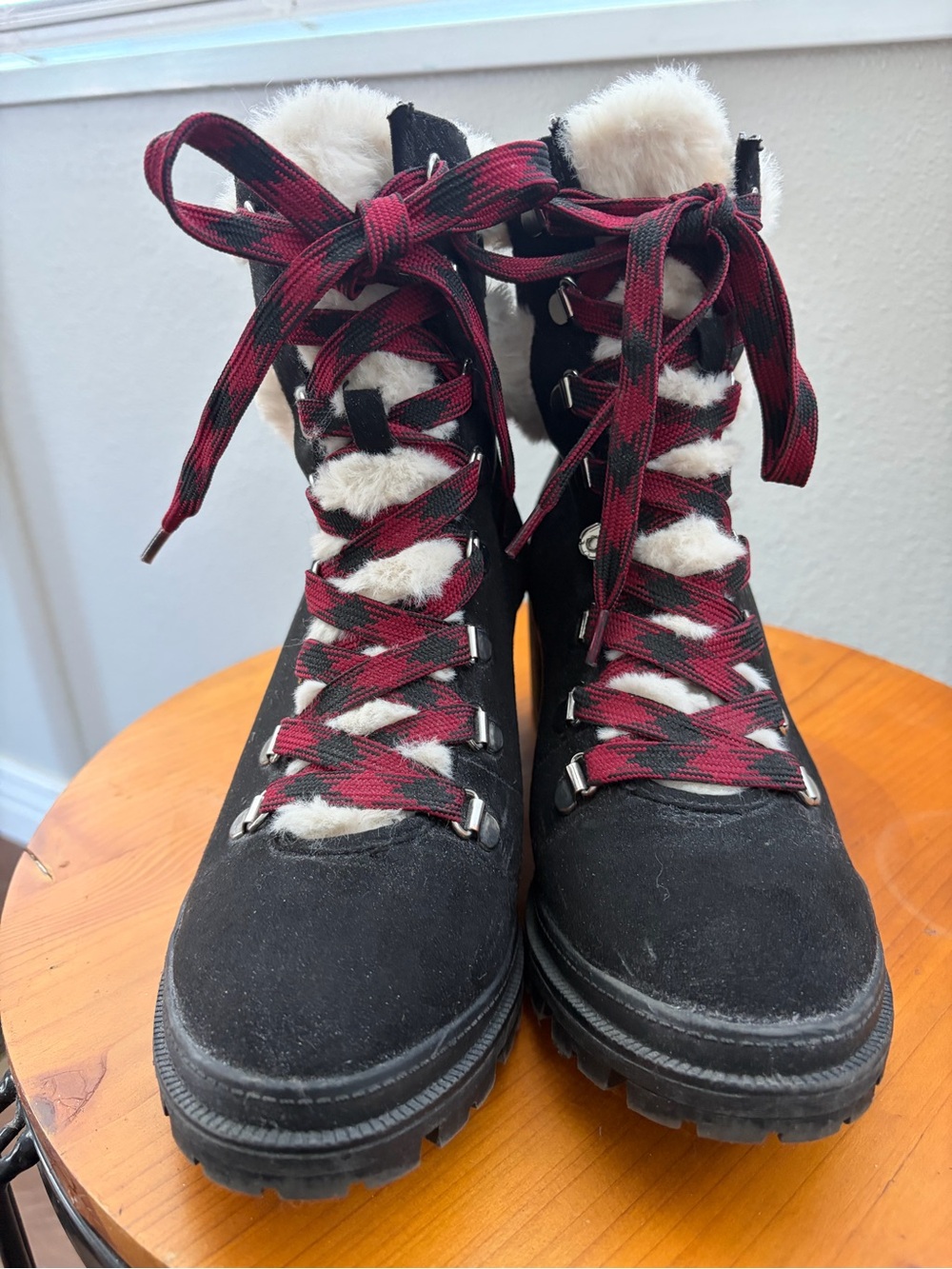 pop Black Winter Boots with Red Plaid Laces